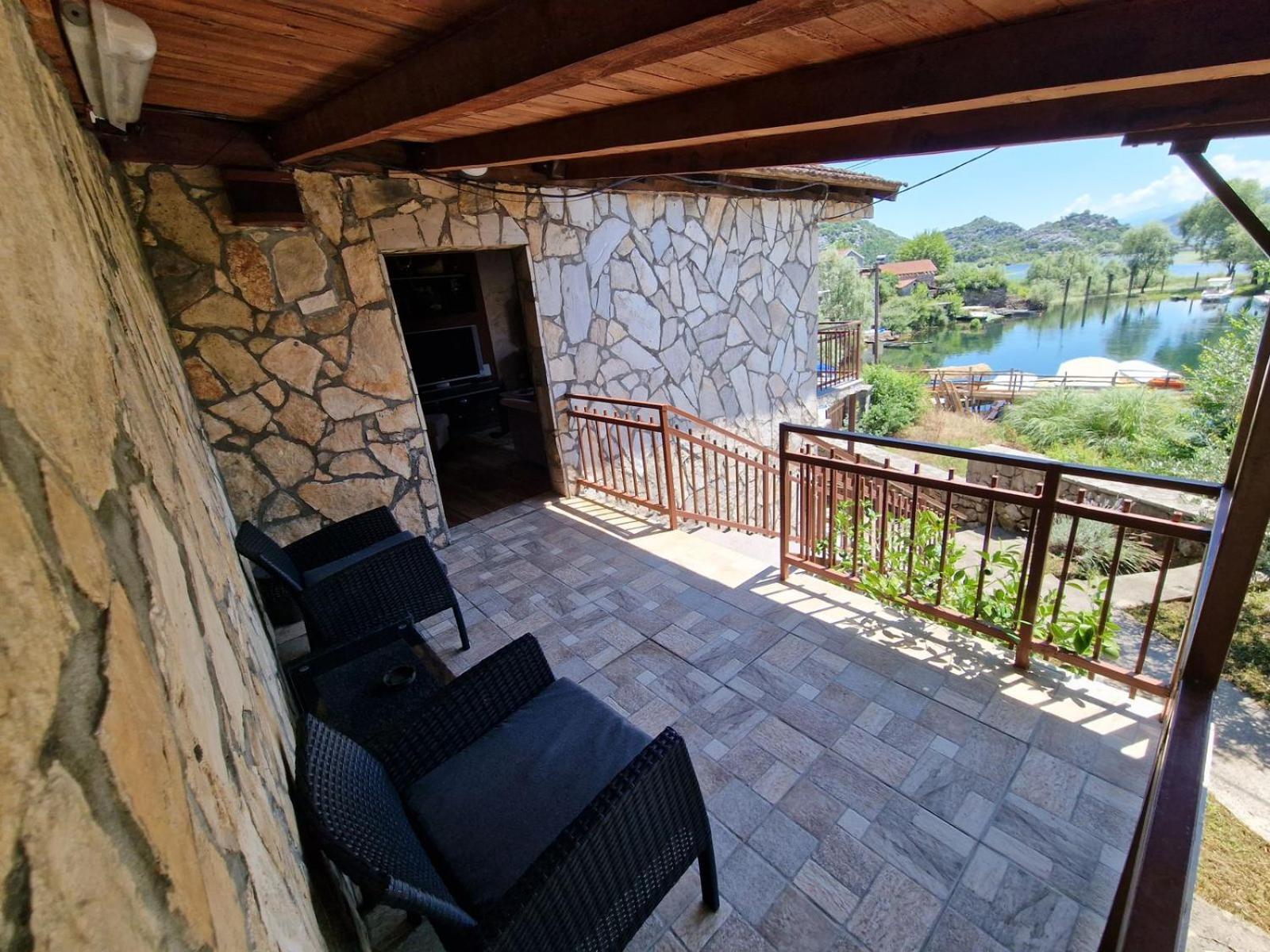 Lakeside Oasis Home Karuc Екстер'єр фото