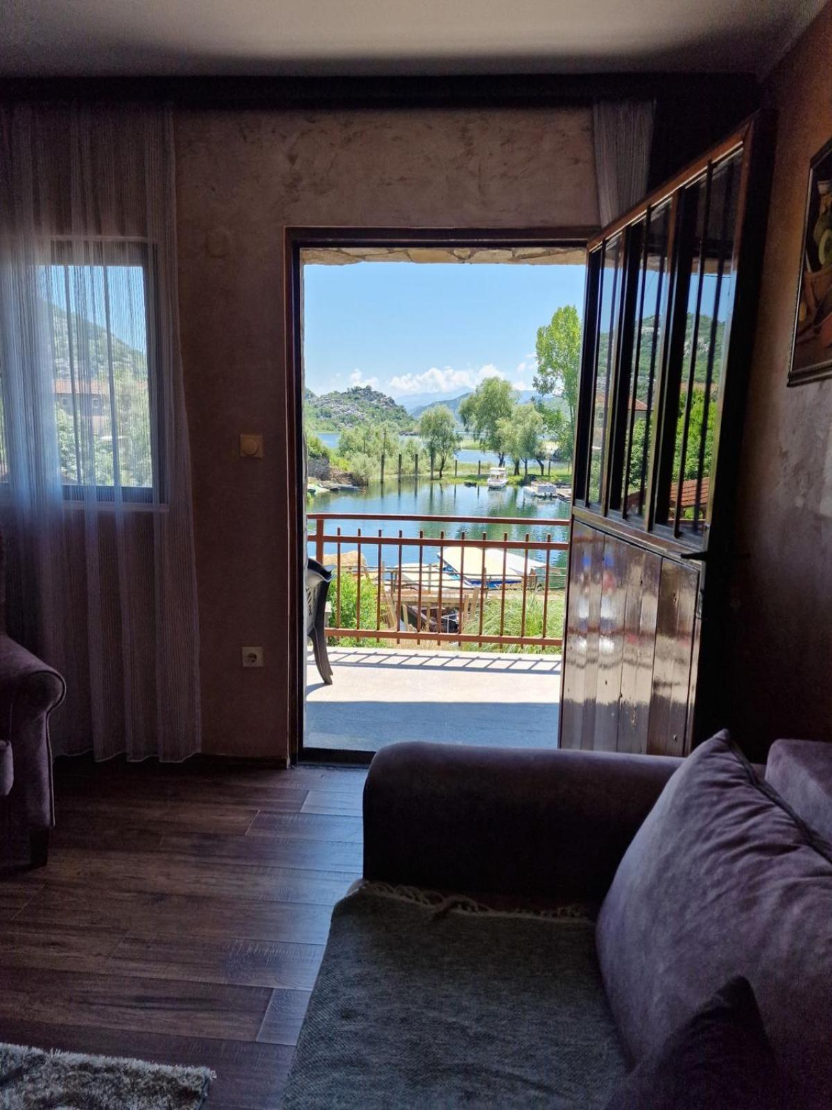 Lakeside Oasis Home Karuc Екстер'єр фото